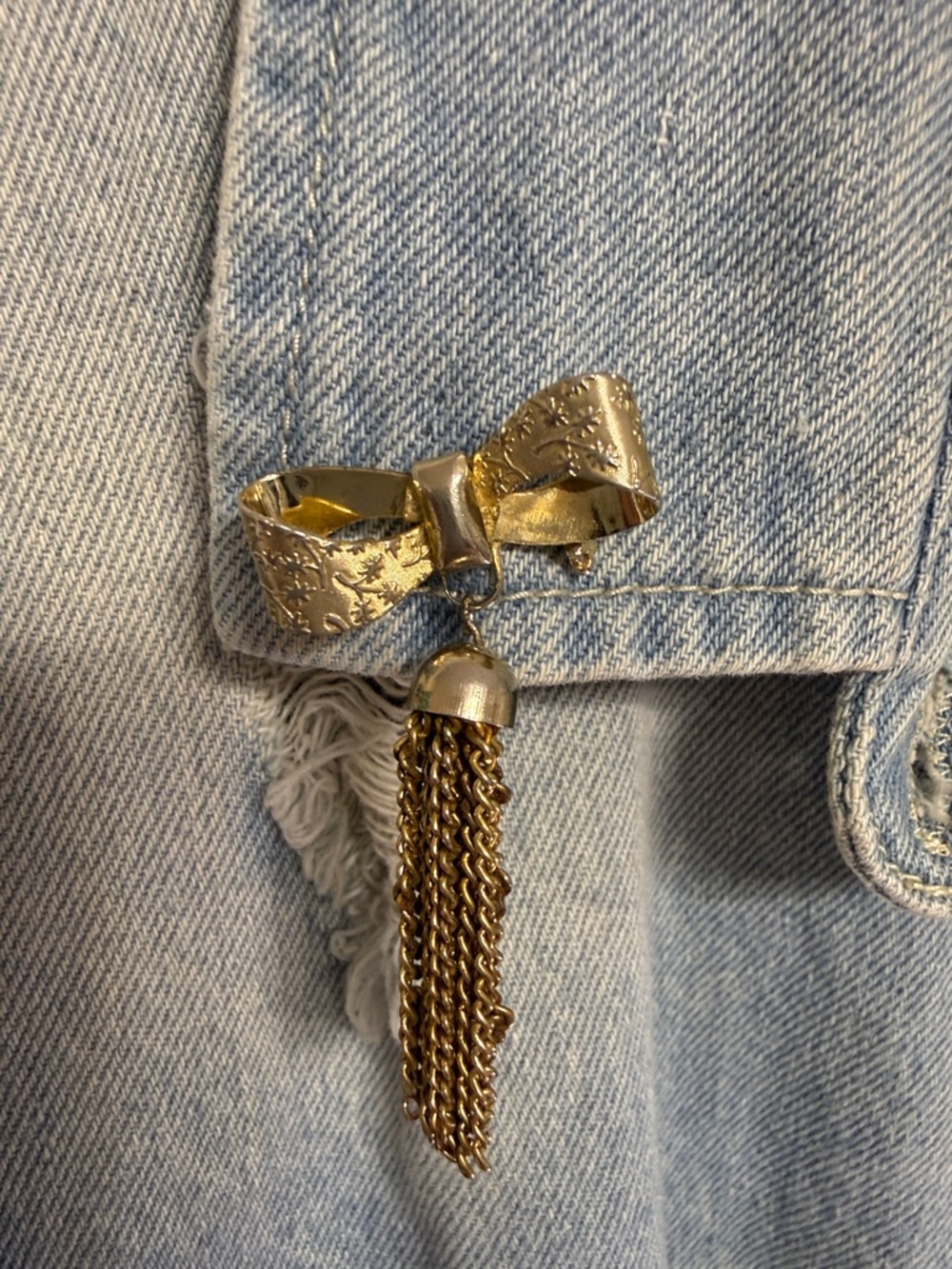 Vintage Gold Bow Tassel Brooch